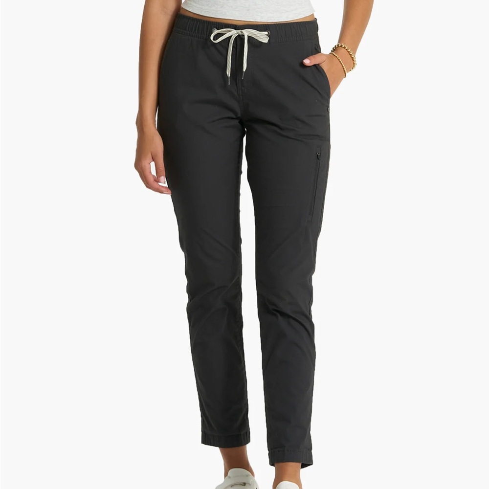 Vuori Women's Black Jogger Pants